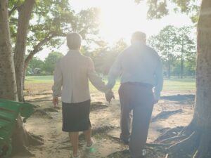 Fototerapia e Alzheimer, la terapia della luce può alleviare alcuni i sintomi