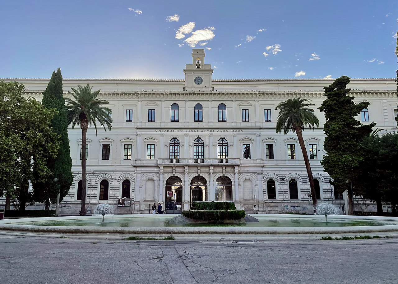 Intelligenza artificiale e Alzheimer, un aiuto per l'identificazione. Nella foto Facciata dell'ateneo principale dell'Università degli Studi di Bari Aldo Moro